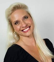 April Mackin's Instagram, Twitter & Facebook