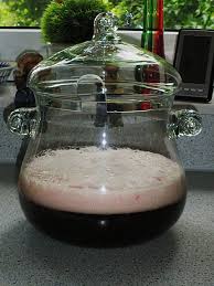 Altbierbowle Mit Erdbeeren Von Denegy Chefkoch Altbierbowle Bowle Bowle Rezept
