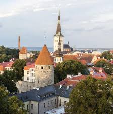 Auch die am rathausplatz gelegene ratsapotheke ist eine der echten tallinn sehenswürdigkeiten. Tallinn Hauptstadt Im Standigen Wandel Geo