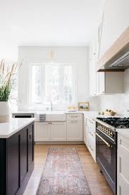 Inspiring creativity with over 3,500 colors & premium products since 1883. Modern Farmhouse Home Design Home Bunch Interior Design Ideas In 2021 Painted Kitchen Cabinets Colors Kitchen Inspirations Top Kitchen Trends