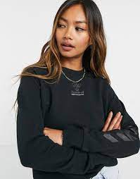 hummel noni sweatshirt in black asos bequeme kleidung kleidung mode