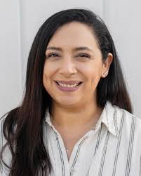 Lana Beal's Instagram, Twitter & Facebook