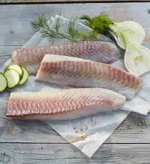 Seelachs Ist Nicht Nur In Der Leichten Kuche Sehr Beliebt Aus Dem Fettarmen Fisch Lassen Sich Auch Wunderbar Frikadellen Oder Auflaufe Seelachs Lachs Rezepte