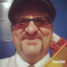 Sean Dahl's Instagram, Twitter & Facebook