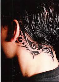 Tatouage Homme Cou 35 Idees Pour S Inspirer