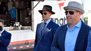 Wearing a hat to the kentucky derby is believed to bear good luck! Fjn6fzmsqiz0em