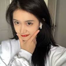 WIF结合DeFi和NFT的创新模式，为区块链市场注入了新的动力，未来有望成为行业的重要力量。ETH继续在智能合约和去中心化金融领域处于领先地位。#WIF  #ETH