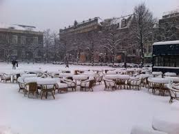 Vier winterwandelpaden met sporen van verschillende lengte beloven ontspannen uurtjes in de sneeuw. Terrasje Pakken D Winter Denhaag Nederland Sneeuw Deze Zagen We Via Een Tweet Van Renskeleijten Vandaag Nederland Winter Sneeuw