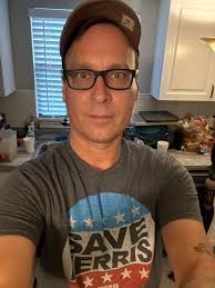 Daniel from Davenport ,FL 46 years old