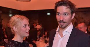 Italian jacobs takes surprising gold in olympic 100. Ski Star Neureuther Und Freundin Gossner Erwarten Erstes Kind Tiroler Tageszeitung Online Nachrichten Von Jetzt