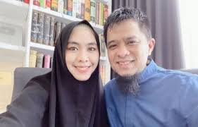 Beberapa hari lalu, oki memang mengumumkan bahwa sang anak. Hamil Anak Keempat Oki Setiana Dewi Bersyukur Ada Hikmah Pandemi Pojoksatu Id