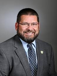 Sara Dukes's Instagram, Twitter & Facebook