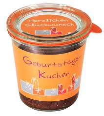 Die liebevoll gestalteten kuchen, die vor allem auch durch ihre lange haltbarkeit ganz ohne künstliche konservierungsstoffe überzeugen, sind in den geschmacksrichtungen schokolade, vanille, mohn, mandel und kokos (nach wunsch jedoch selbstverständlich auch in weiteren sorten) erhältlich. Geburtstag Orange Kuchen Im Glas Tolles Geschenk