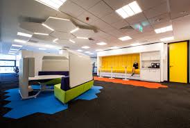 Deutsche Bank Technology Center In Cary Nc Largeoffice Commercialspaces Commercialinteriors Design Flooring Commercial Interiors Bank Design Design
