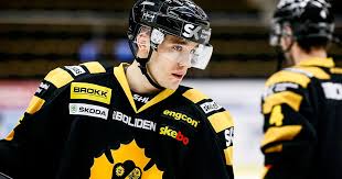 Javascript is required for the selection of a player. Lulea Hyllar Sina Hjaltar I Kvall Da Riskerar Mikael Renberg Att Bli Utbuad
