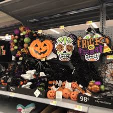 Careful What You Buy At Walmart Expert Shares 20 Things To Always Avoid Plus 20 To Always Get Halloween Decorations Walmart Home Decor Halloween