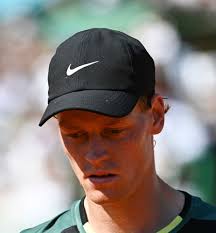 To easily understand why Jannik Sinner is the world number one, this  exchange between him and Simone Vagnozzi last night is enough. We're in  Cincinnati. Jannik has just won against Gabriel Diallo (