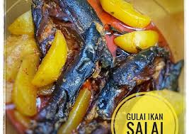 Bawang merah•bawang putih•cabe keriting•cabe rawit•ikan mujaer•daun salam•daun jeruk resep 'gulai ikan mujair' paling teruji. Resep Gulai Ikan Salai Khas Mandailing Sedap Resep Enyak