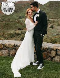 Brittany Snow Is Married Pitch Perfect Star Weds Tyler Stanaland In Malibu Snow Wedding Dress Celebrity Wedding Dresses Wedding Dresses Vintage