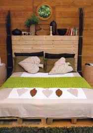 Jika anda ingin membuat furnitur kamar tidur dari pallet bekas, anda berada di tempat yang tepat. Tempat Tidur Palet Lem Kayu