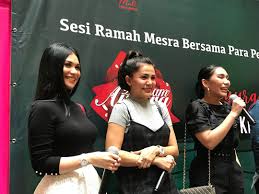 Sebuah drama dengan 100 episod bakal ditayangkan hujung bulan ini bertajuk dendam aurora dibintangi oleh nabila huda dan ungku ismail aziz sebagai teraju utama. Astro Gempak Para Pelakon Drama Dendam Aurora Kerna Facebook