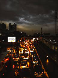 Sebelumnya, dua ruas jalan ini telah diterapkan sebagai kawasan physical distancing dan social distancing. Photo Of Traffic Free Stock Photo