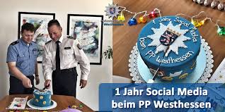 Die zwillinge haben geburtstag und wünschen sich jeder eine motivtorte. Polizei Osthessen On Twitter Jetzt Wo Der Kuchen Weg Ist Kommen Wir Zum Gratulieren Herzlichen Gluckwunsch Aus Osthessen Vielleicht Gibt S Noch N Stuck Ahlewurst Https T Co Mdv8rmqsjz