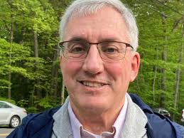 Bruce Schreiber's Instagram, Twitter & Facebook