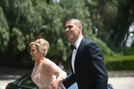 Yolanda se ha decantado por un diseño de pronovias, la firma de novias rival de rosa clará que cierra las vea aquí las mejores imágenes de la boda de víctor valdés y yolanda cardona Mundo Deportivo On Twitter Victor Valdes Y Yolanda Cardona Se Dan El Si Quiero En Barcelona Https T Co Hbf7gtzws3