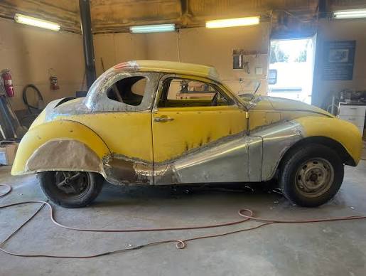 Any car looks great with fender skirts on it
