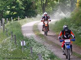 La législation permet à certains modèles tels que les 60cc d'être conduits dès l'âge de 6 ans. Moto Verte La Circulaire Olin Enfin Amendee