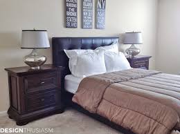 No matter if you're into dark wall colors like black, industrial themes with all metal and wood fixtures, or perhaps prefer vibrant pops of color, this collection includes them all. Bachelor Pad On A Budget Awesome Room Ideas For Guys