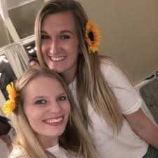 Mary Dimond's Instagram, Twitter & Facebook