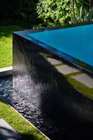 • avec la structure desjoyaux, ce type de piscine est. La Piscine A Debordement Belles Piscines De Luxe Archzine Fr Piscine Mirroir Piscine Et Jardin Piscine A Debordement