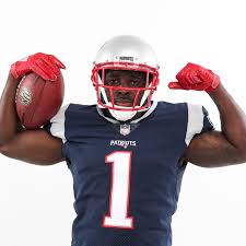 Get the latest player news, stats, injury history and updates for running back sony michel of the los angeles rams on nbc sports edge. First Look At Sony Michel In New England Patriots Facebook
