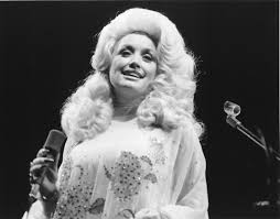 Последние твиты от dolly parton (@dollyparton). 40 Photos Of Dolly Parton Through The Years Rare Photos Of Young Dolly Parton