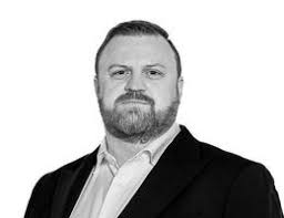 Find the top real estate agents in الإمارات