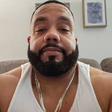 Mike Tickle's Instagram, Twitter & Facebook