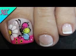 Figuras de uñas para los pies con flores hermosas / diseño de uñas para pies color rosa con puntos y corazones. Pin En Unas Hermosas De Pie