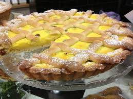 Infornate la crostata con crema pasticcera e lasciatela cuocere a 180°per 30 minuti circa. Crostata Con Crema Pasticcera E Uvetta Picture Of Gastronomia Comotti Milan Tripadvisor