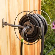 Wall Mount Swivel Hose Reel | Eartheasy.com