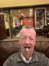 Found a good cigar lounge in Pigeon Forge, TN really impressed 💯