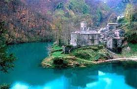 La Garfagnana Http Www Cosebellemagazine It 2013 02 05 Toscana Nascosta Le Acque Magiche Della Garfagnana Viaggi Idee Per Le Vacanze Luoghi Di Vacanza