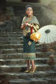 Costumes of laotians diversified among different ethnic groups, presenting their distinguished concept about nature as well as reflecting the richness of their spiritual life and sense of art. Beautiful Lao Girl In Traditional Laosi Costume At Wat Vientiane Photograph By Somchai Sanvongchaiya