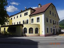 At the guest house all rooms come with a balcony, a private bathroom and a tv. Hotel Sonne Bewertungen Fotos Landeck Tirol Tripadvisor