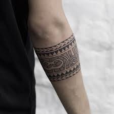 Making the man's arm and shoulder look strong and heavy. Armband Tattoo 60 Awesome Ideas For A Perfect Armband Tattoo
