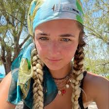 Isabelle Kidd (isabellegkidd)