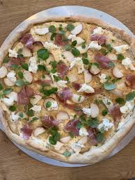 .registred by associazione verace pizza napoletana, certifies that the pizzeria which shows it outside, realizes a excellent product of neapolitan tradition, according with the international avpn. Napolitansk Pizza Bianco Pizza Food Hawaiian Pizza