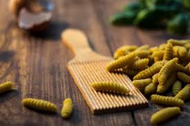 Carboidrati semplici e complessi i carboidrati semplici, chiamati anche zuccheri, comprendono i monosaccaridi (per esempio glucosio e fruttosio), i disaccaridi (lo zucchero da cucina) e gli oligosaccaridi. Tutti Odiano I Carboidrati Quali Sono E Come Assumerli Per La Dieta Vivere Da Magri
