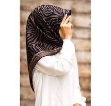 Vissona Twill Ipek Esarp 10633 Ve Perde Aciliyor Esarp Galasi Acilisa Ozel Fiyatlarla Vizyon Da Kampanyali Fiyatlari Gormek Ve Kolay Sip Moda Esarp Trendler